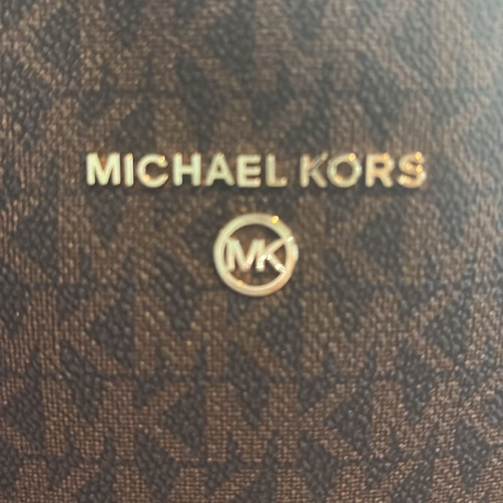 MICHAEL KORS Sheila Signature Backpack - Picture 8 of 13